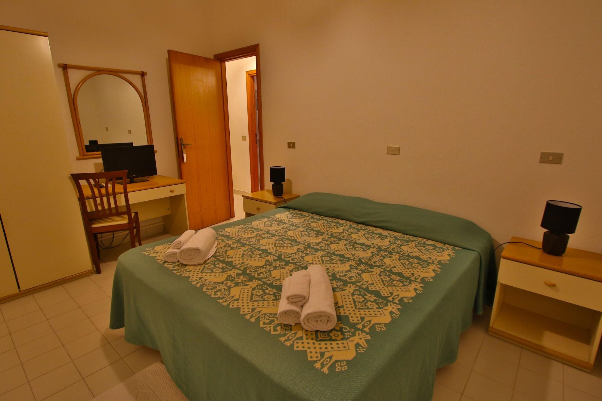 Hotel Le Mimose Сан-Теодоро Екстер'єр фото