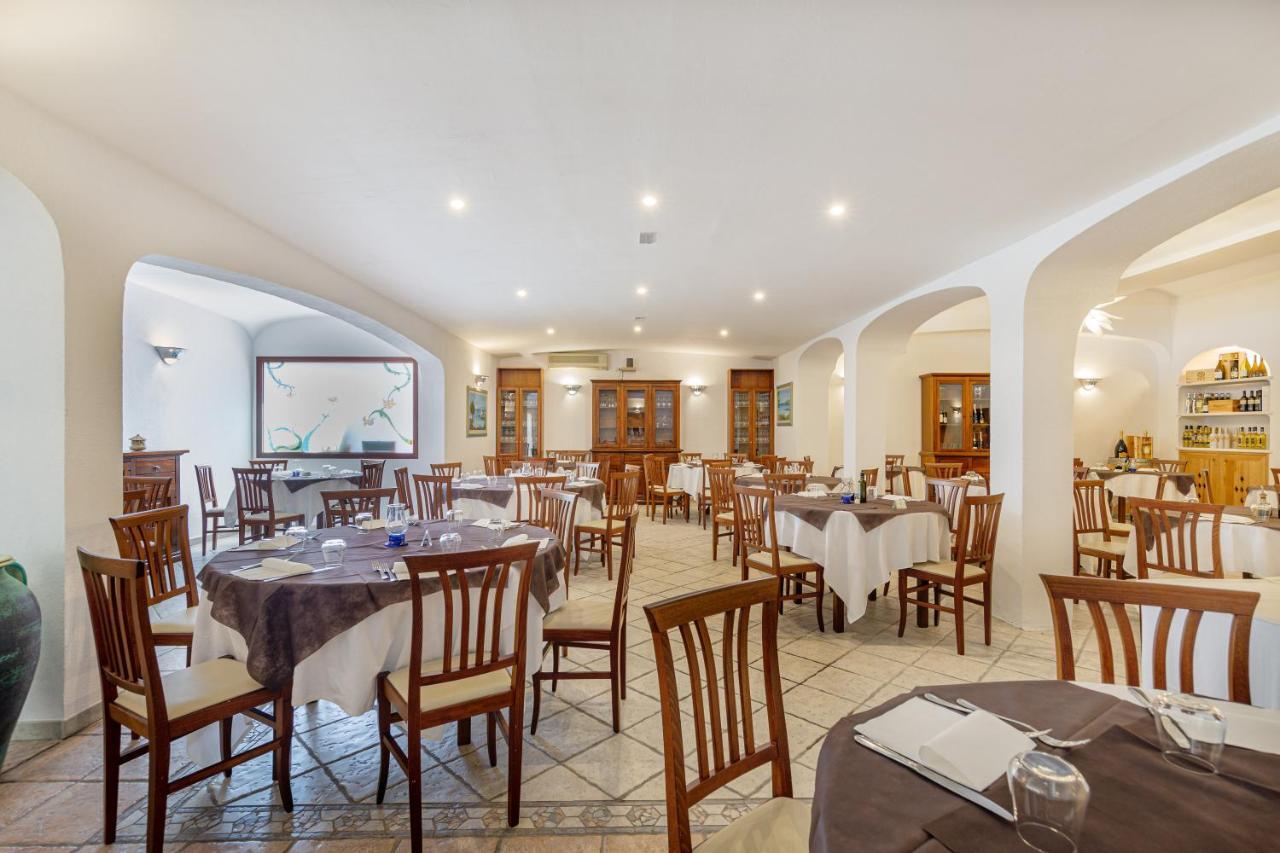 Hotel Le Mimose Сан-Теодоро Екстер'єр фото