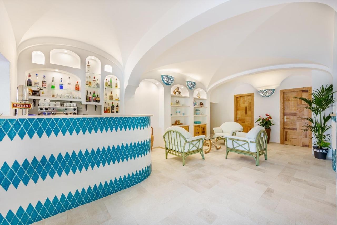 Hotel Le Mimose Сан-Теодоро Екстер'єр фото